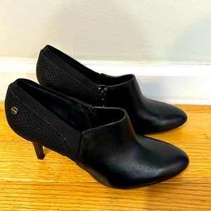 Calvin Klein shoes size 8 black